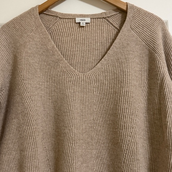 Vince Cashmere Wool Sweater Medium V Neck Ribbed Beige Tan Neutral Womens - Picture 4 of 6